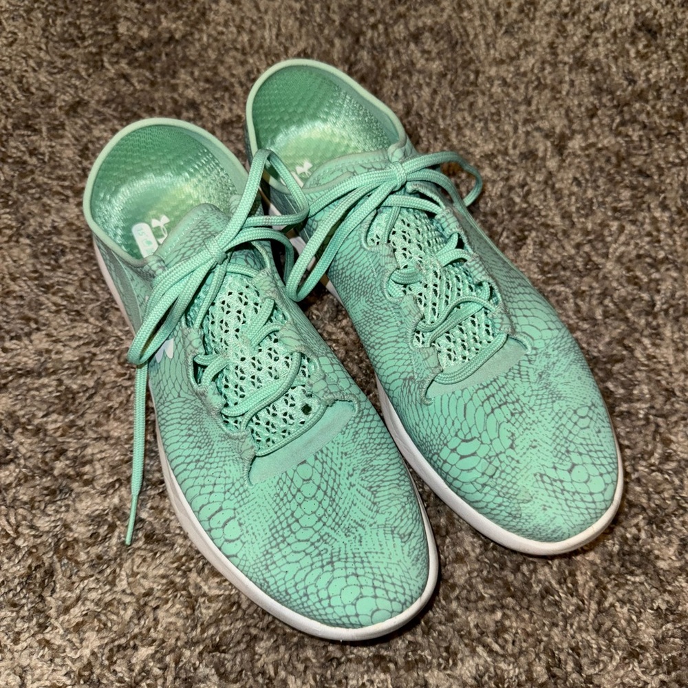 Under Armour Green Sneakers with Textured Pattern